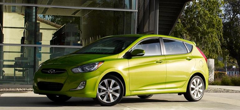 2014 Hyundai Accent Hatchback_7_LG.jpg